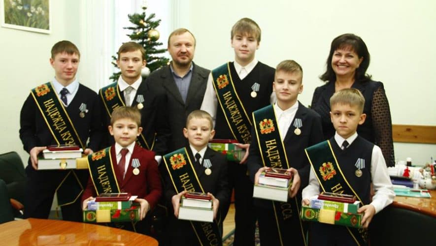 Почетные звания и областные медали "Надежда Кузбасса" получили юные спортсмены Федерации Спортивной борьбы Кузбасса